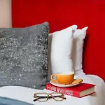 The Clifton 3*