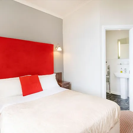 The Clifton 3*