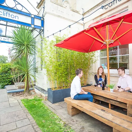 Hotel The Clifton 3*