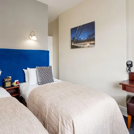 Hotel The Clifton 3*