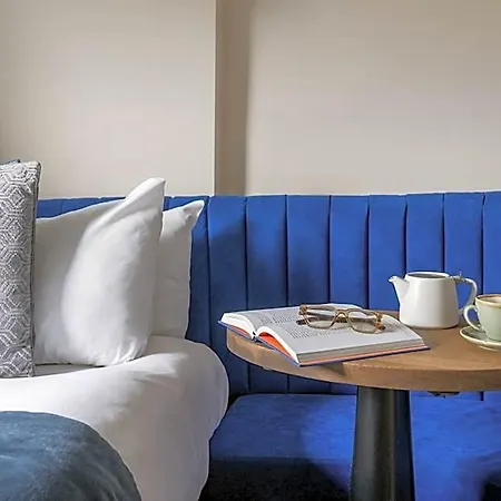 The Clifton 3*