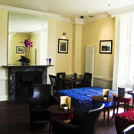 The Clifton 3*