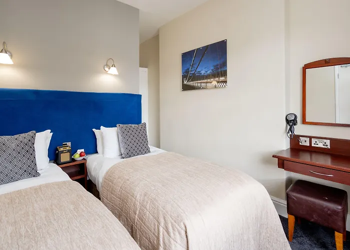 Hotel The Clifton 3*