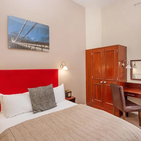 Hotel The Clifton 3*