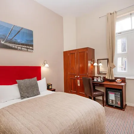 The Clifton 3*