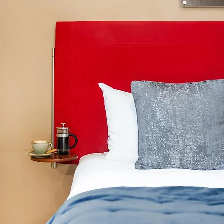 Готель The Clifton 3*