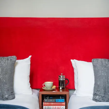 The Clifton 3*